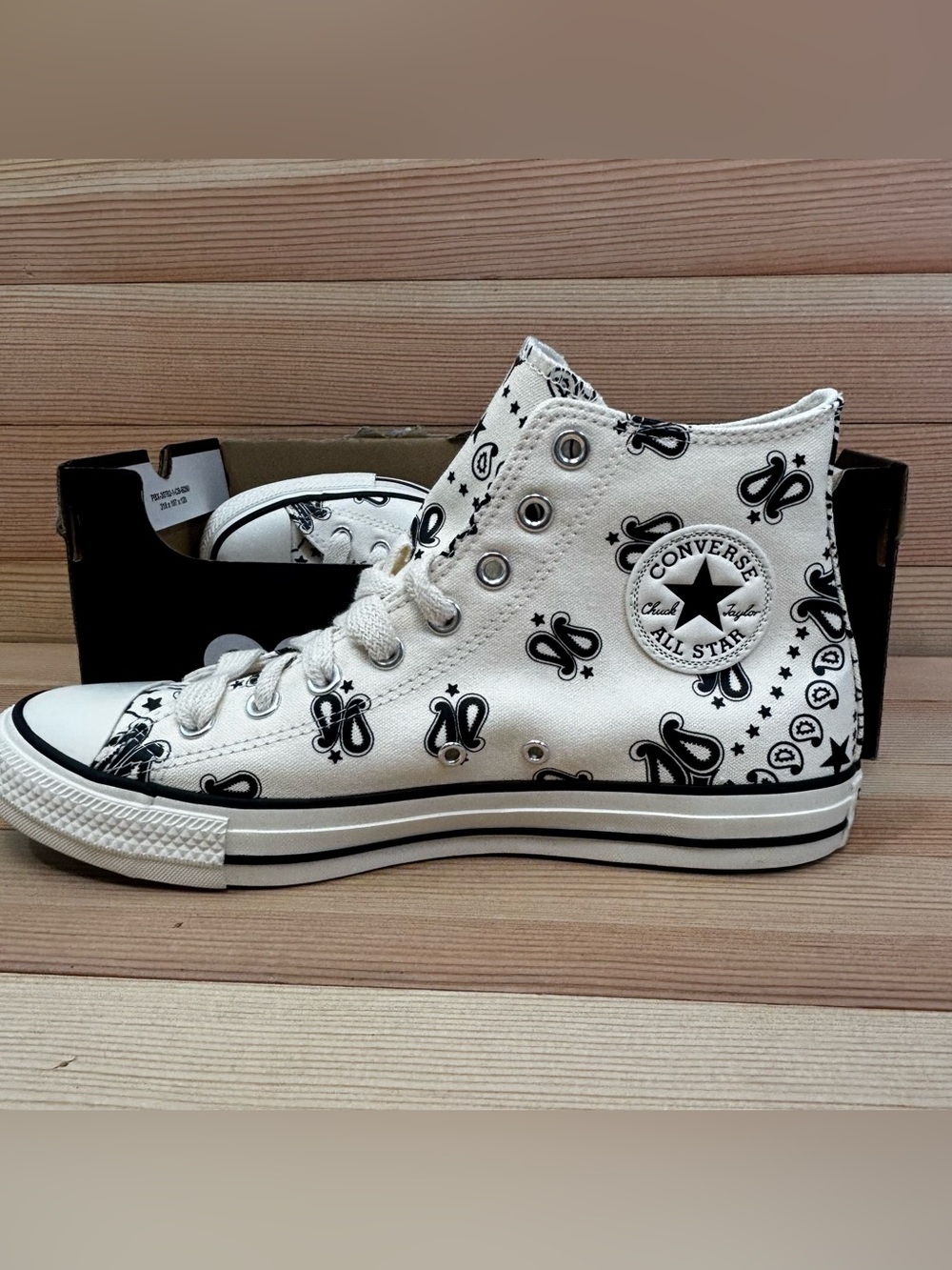 Converse Women's Sz 10.5 Chuck Taylor All Star Hi White Black Paisley Sneakers